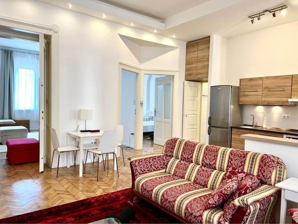 Roland Apartment Downtown - Pope Subway Budapest Exteriör bild
